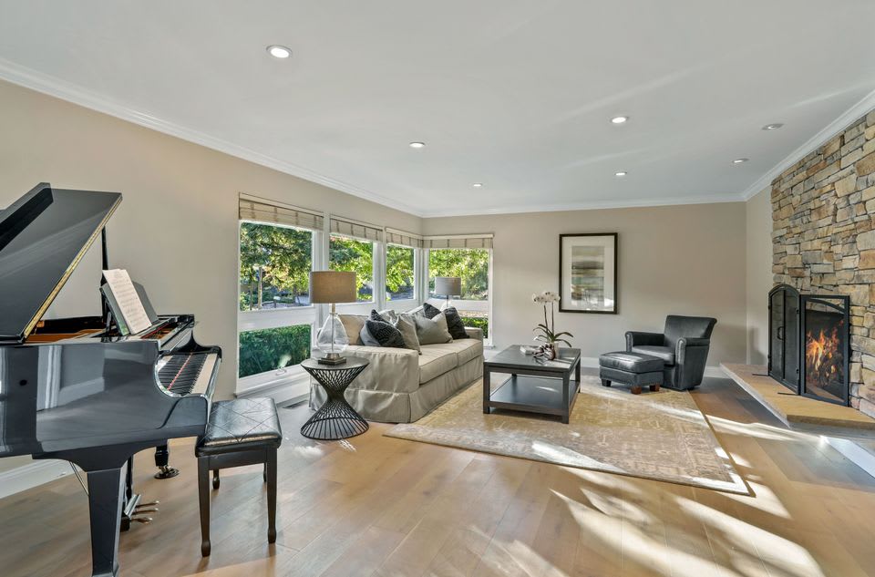 60 Estates Dr
