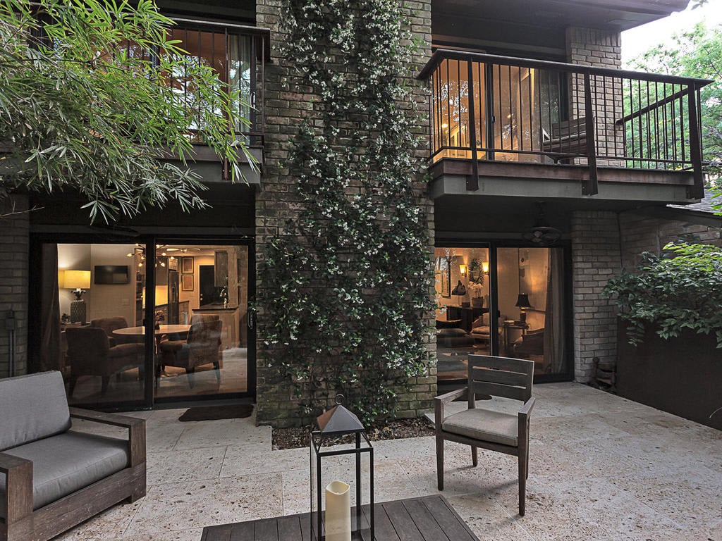 37 Woodstone Sq