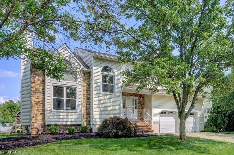 5 Fisher Dr