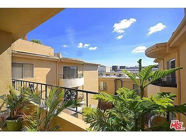 1221 N Kings Rd Unit: 308
