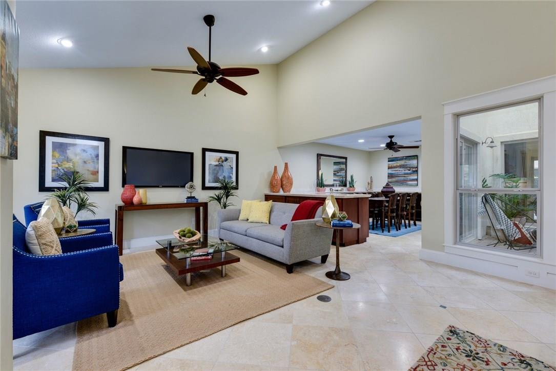 8105 W Ct