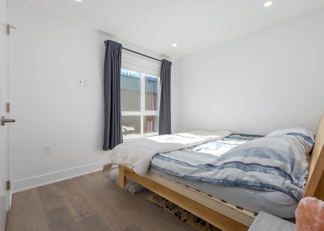 203-37842 Third Ave