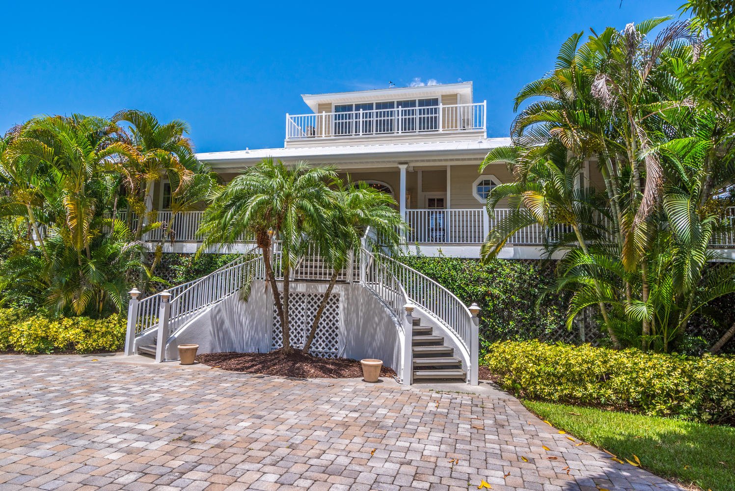 1329 Vista Dr