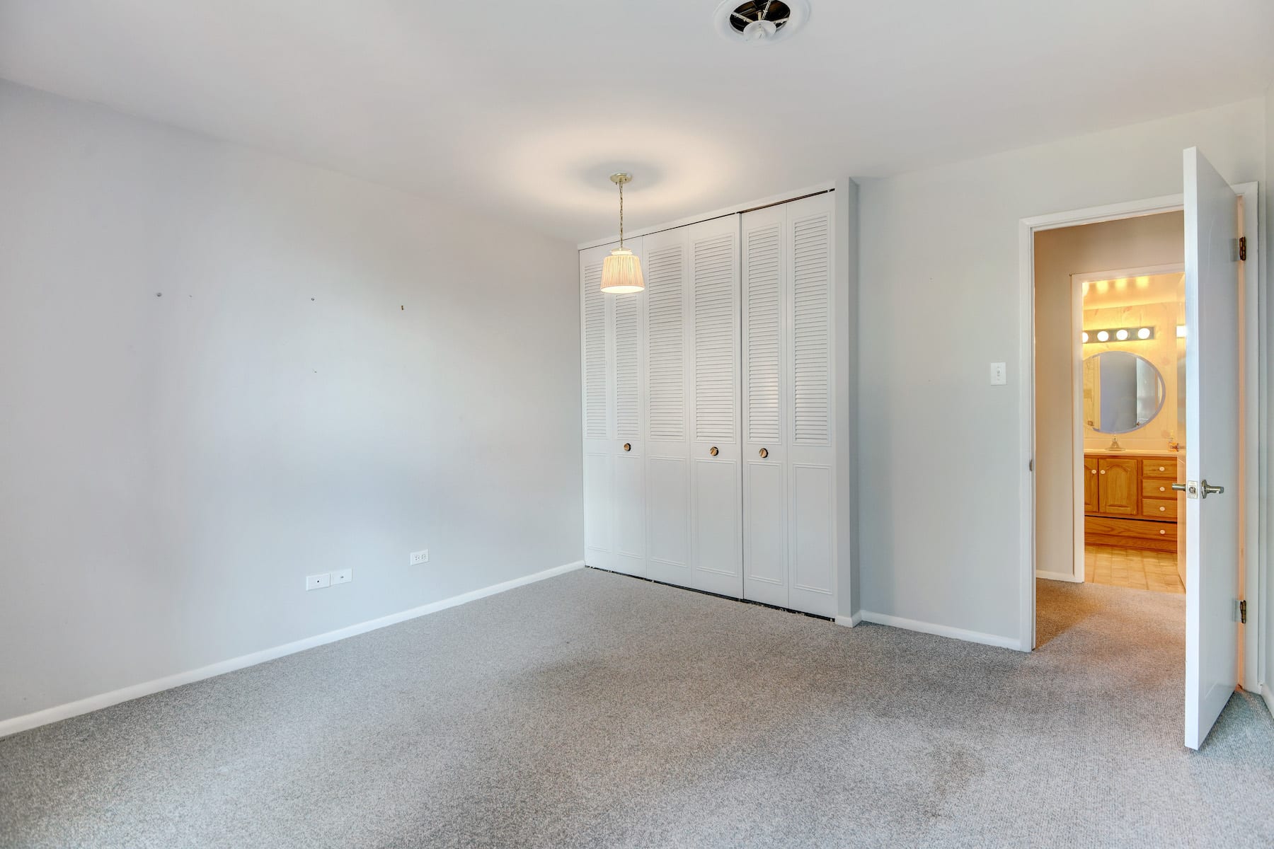 4570 E Yale Avenue #301