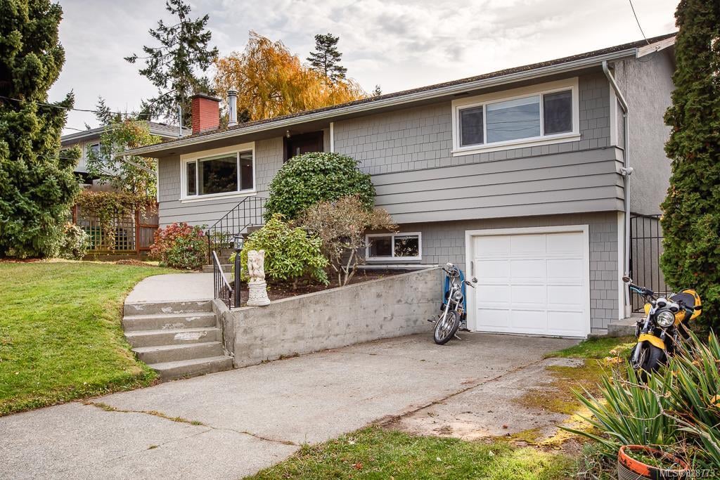 1751 Christmas Ave