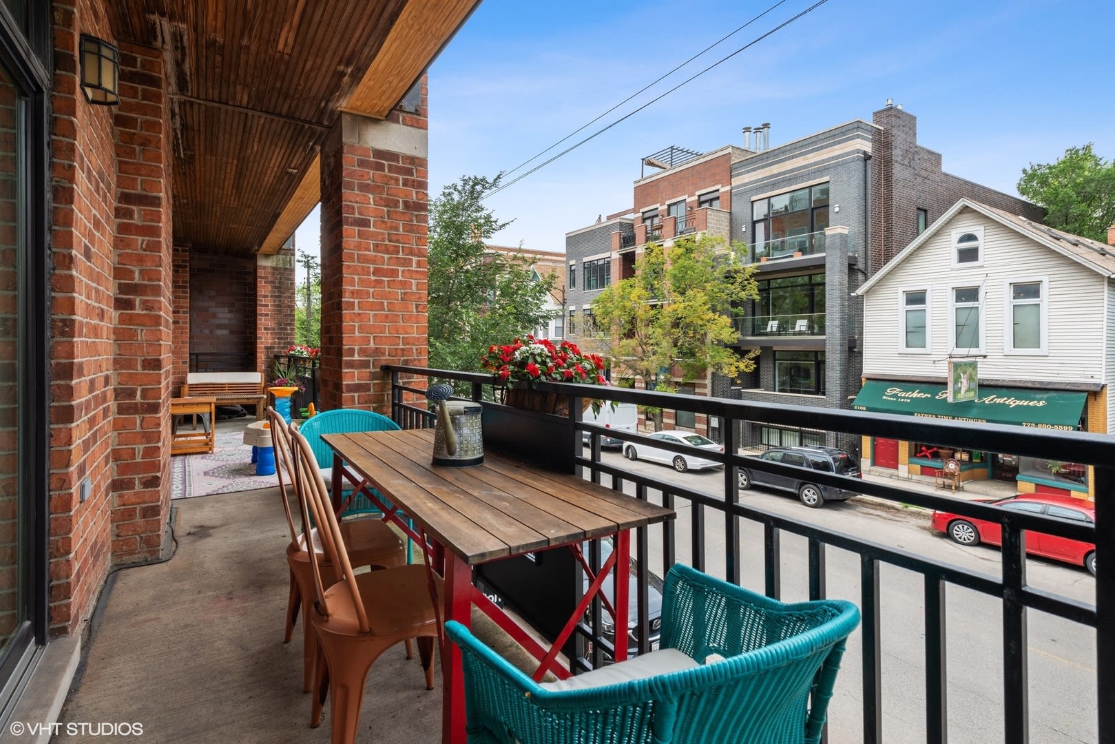 2107 W Belmont 2B