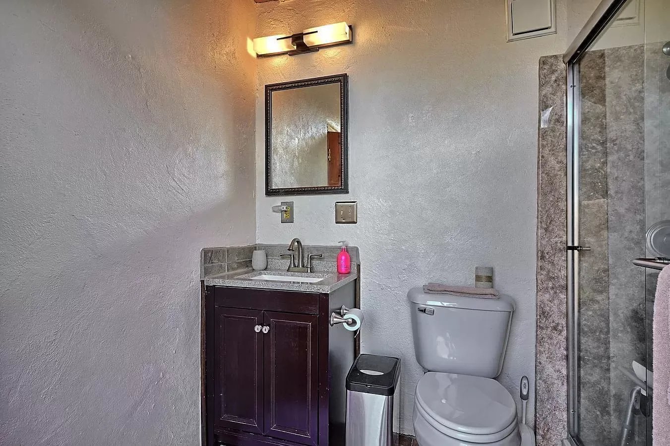 28 Alondra Rd