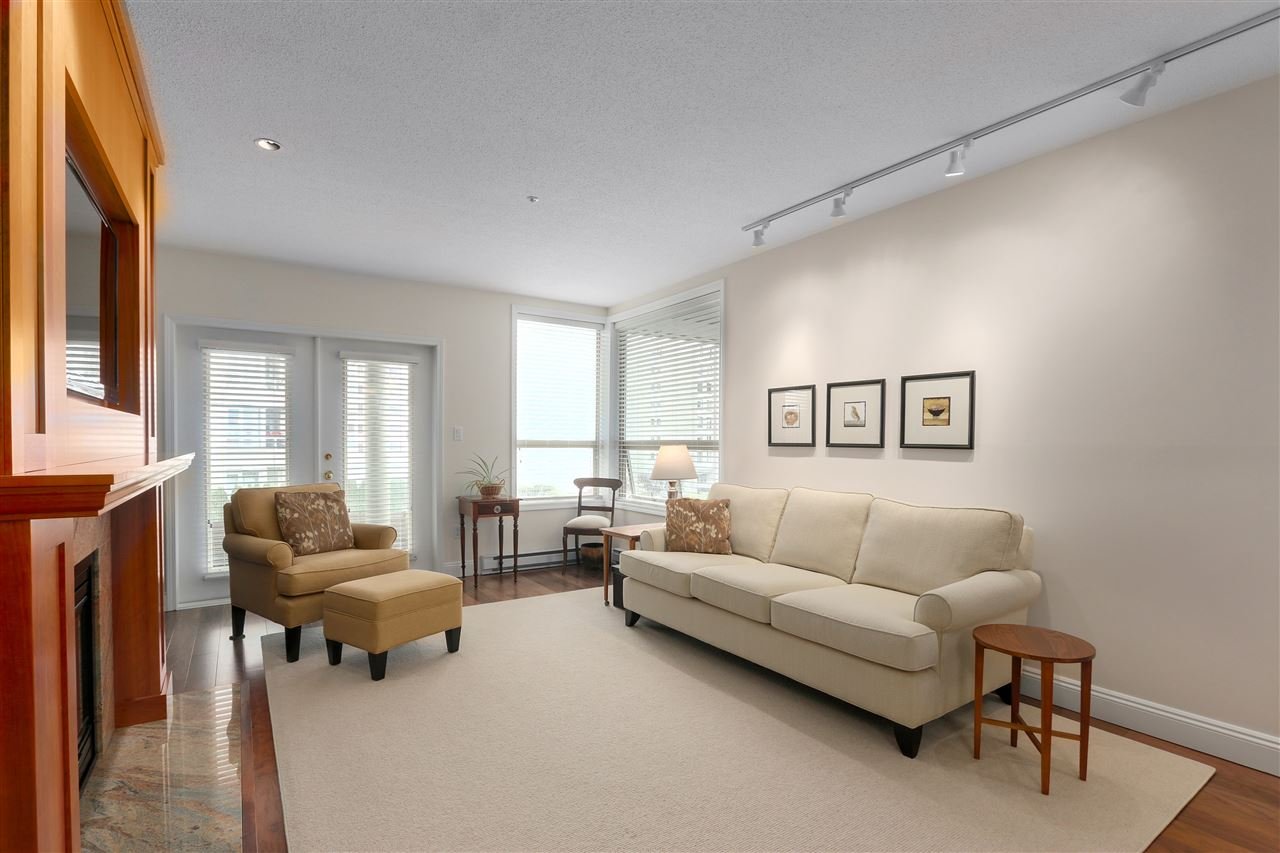 103-2202 Marine Dr