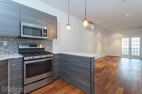207 North 6th Unit: PHR