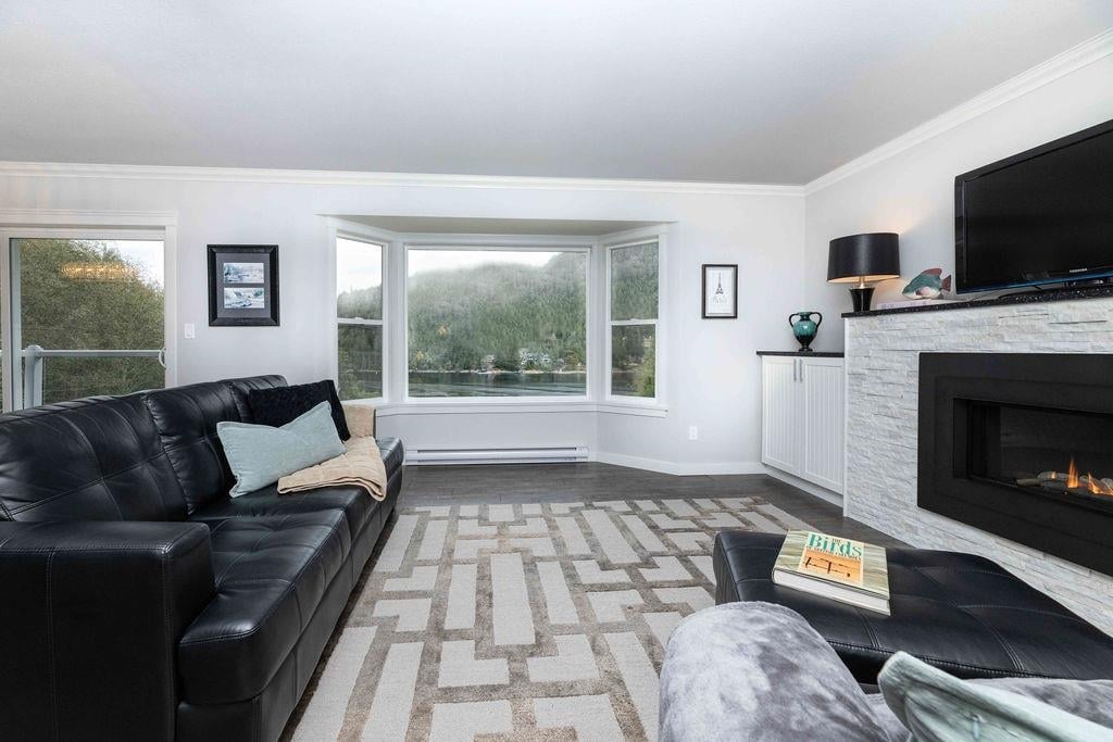 12815 Sunshine Coast Hwy
