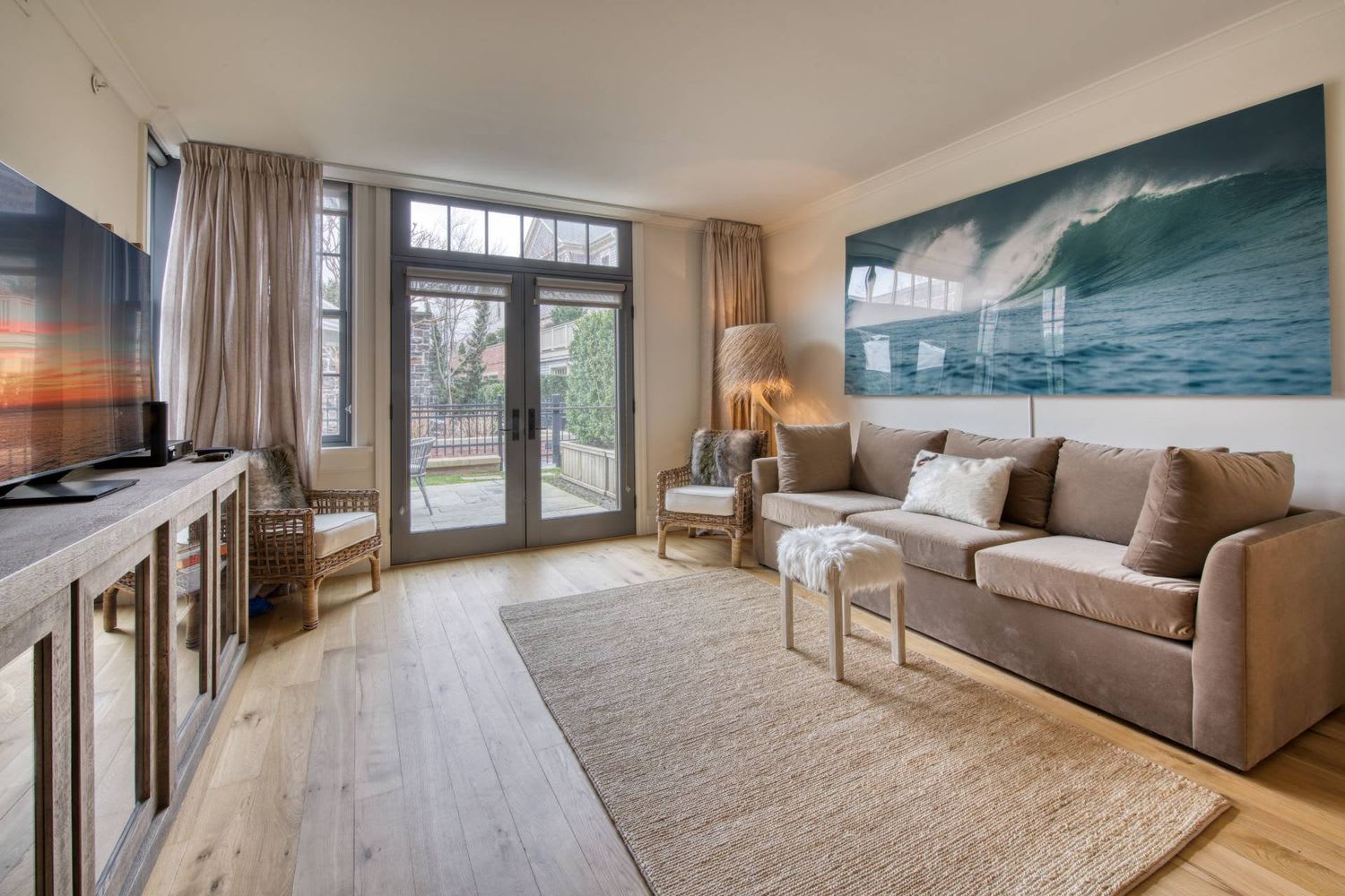 Updated Bunglow at Watchcase with Two Private Outdoor Spaces