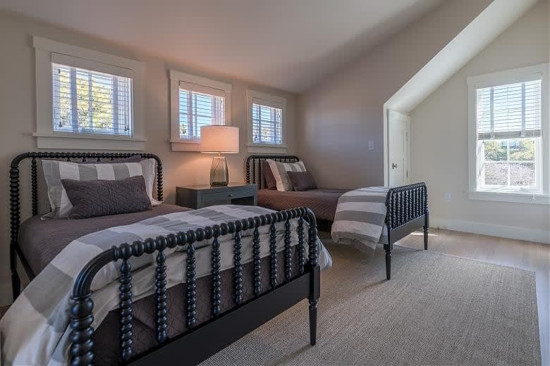 12 Pond View Dr