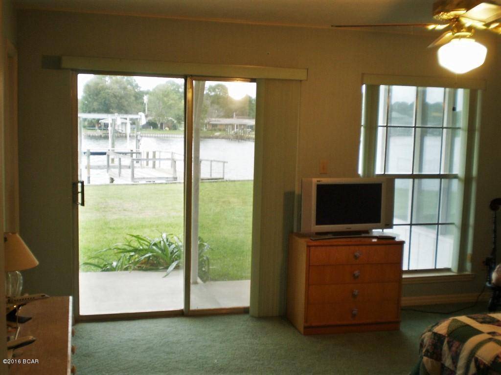 4652 BAYWOOD Drive