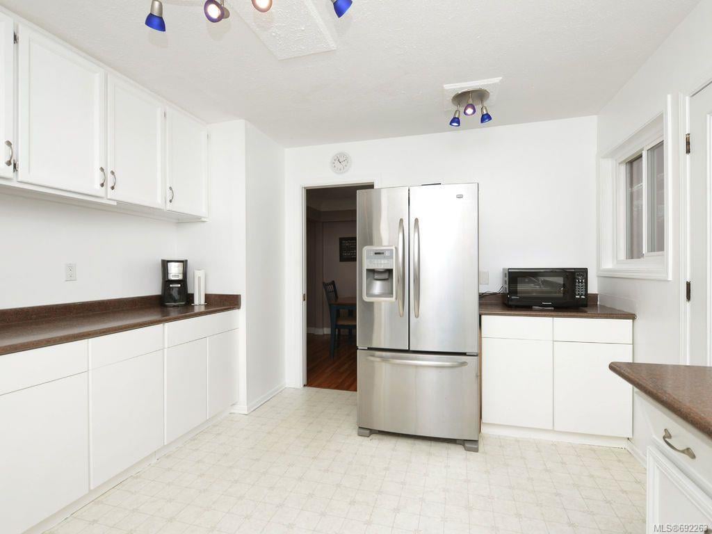 566 Ledsham Rd, Colwood
