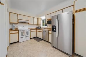 690 Peto Crt