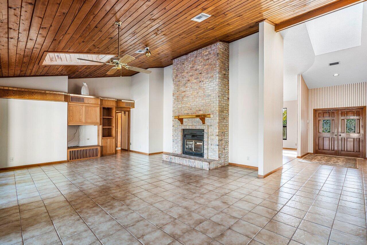 8000 NW 47th Dr