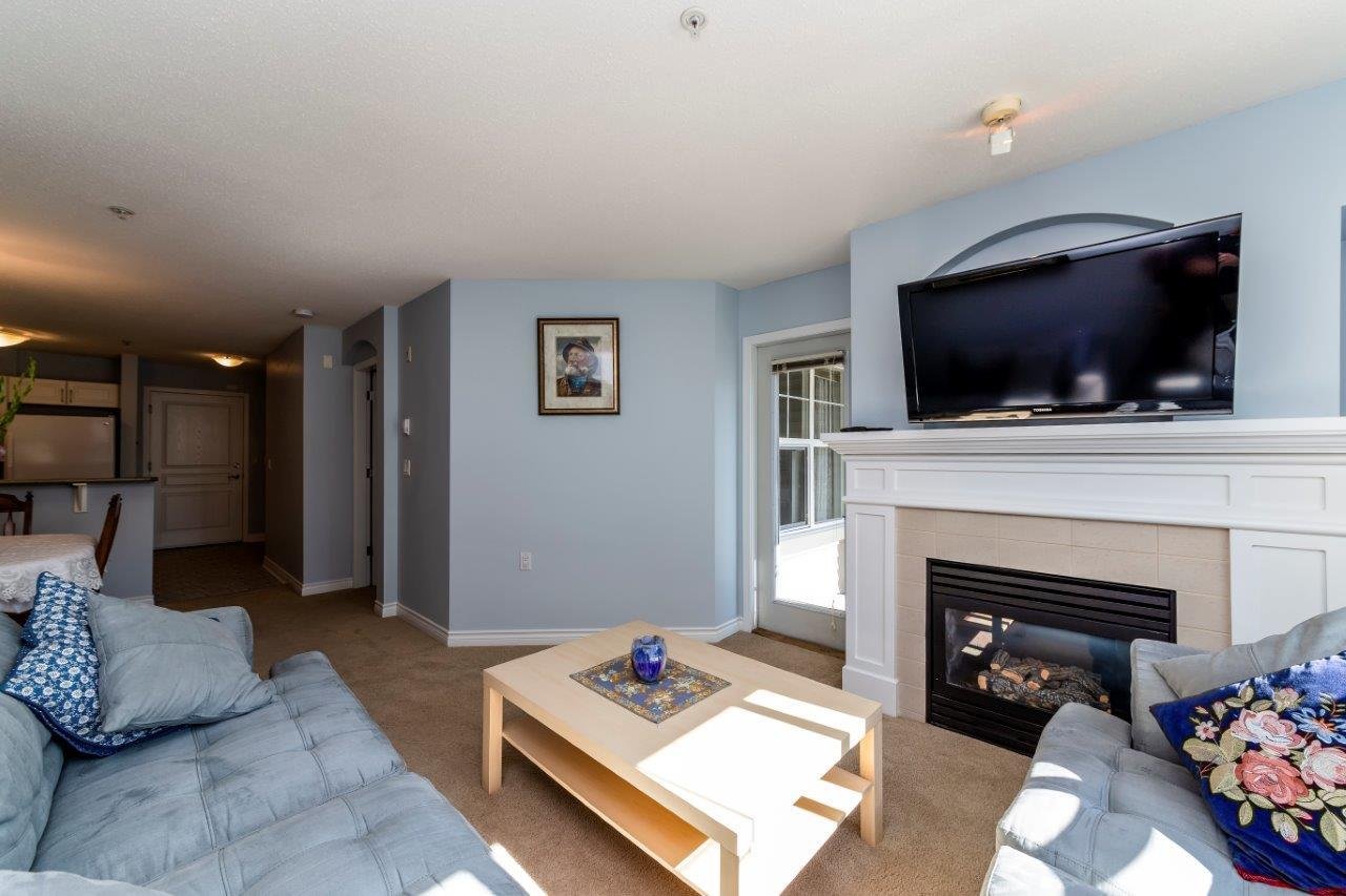 202-960 Lynn Valley Rd