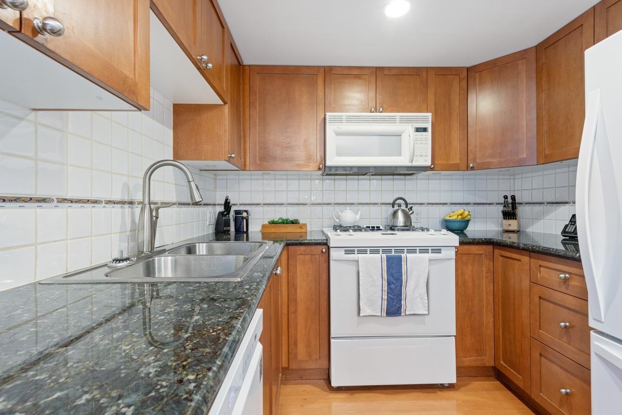 404-1425 W 6th Ave