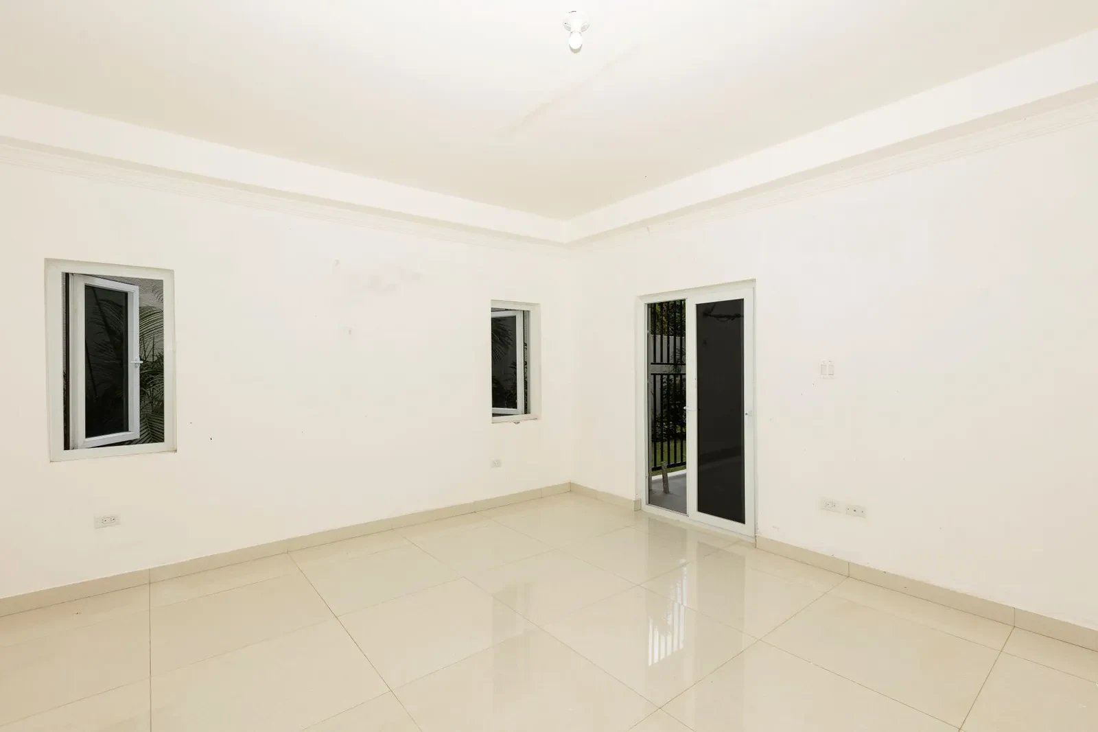 Unit 13, 10 Russell Heights