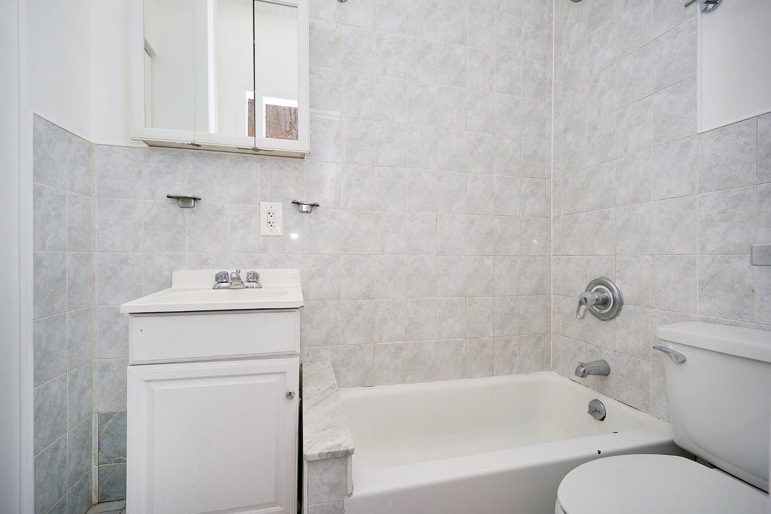 1059 2nd Ave, Unit 2W
