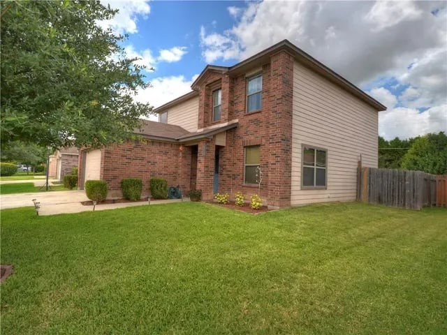 4204 King's Canyon Dr