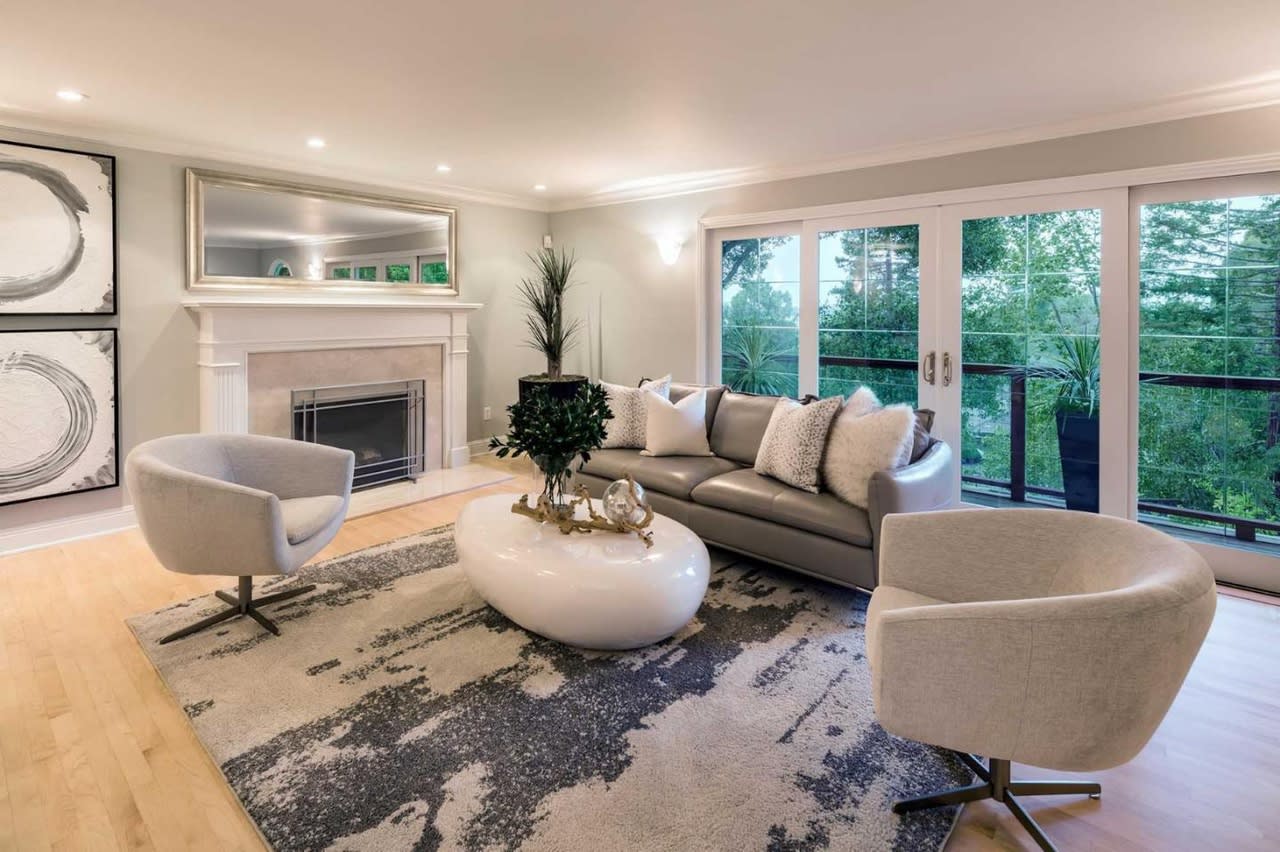 700 La Mesa Dr