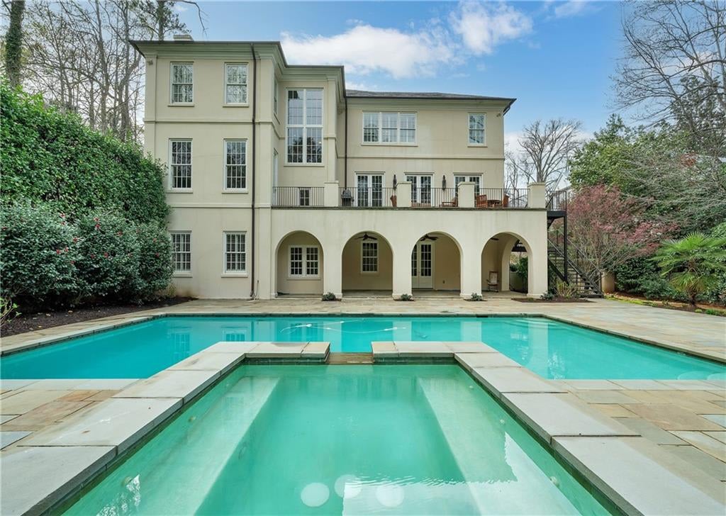 3147 Habersham Rd NW