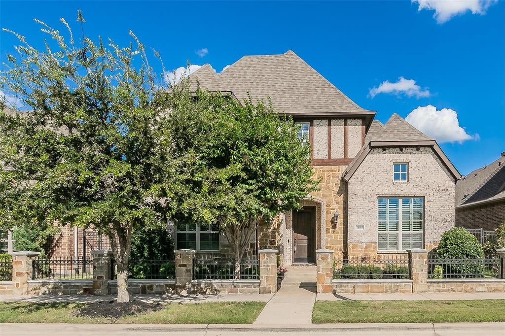 1805 Riviera Ln