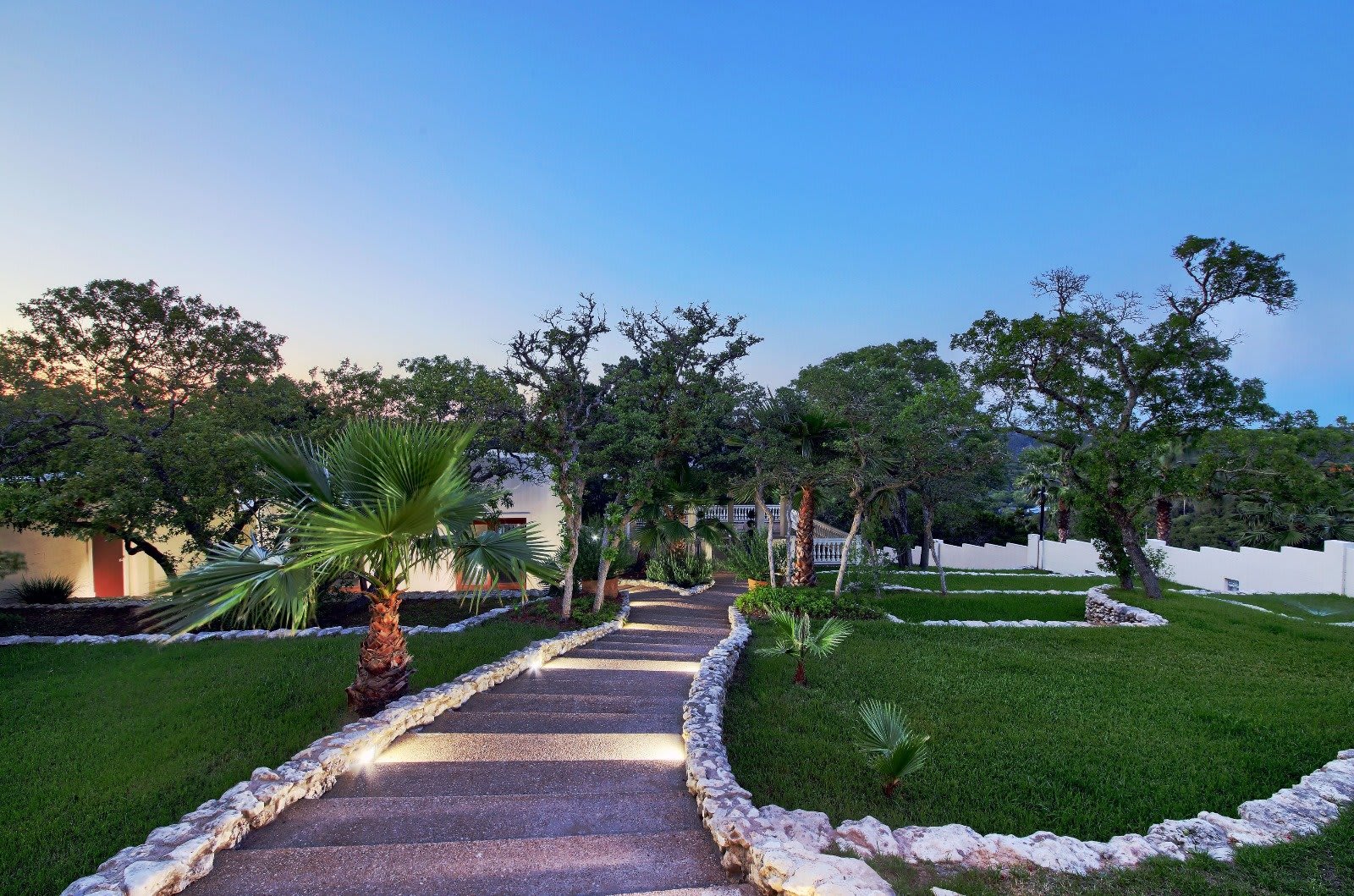 Mirador Estate