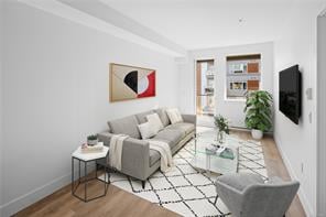 306-2461 Sidney Ave