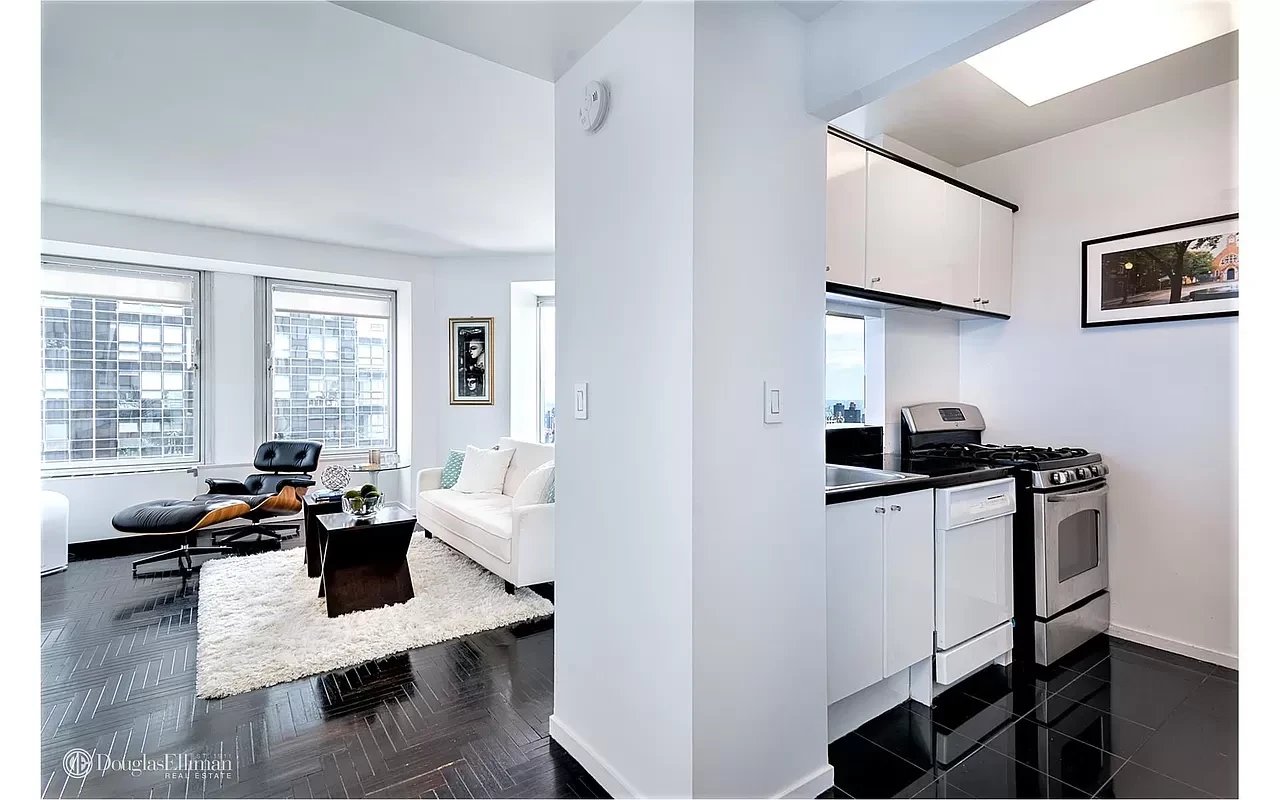 150 W 56th St, #5202