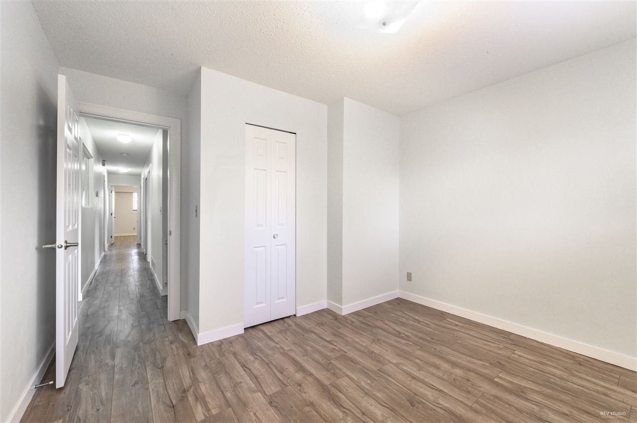 2418 E 54th Ave