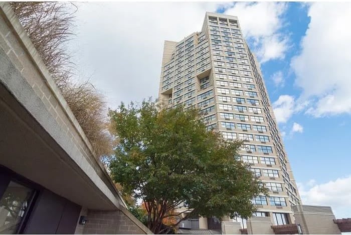 7004 Boulevard E #3D