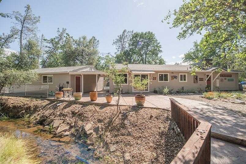 13839 Daniels Ln