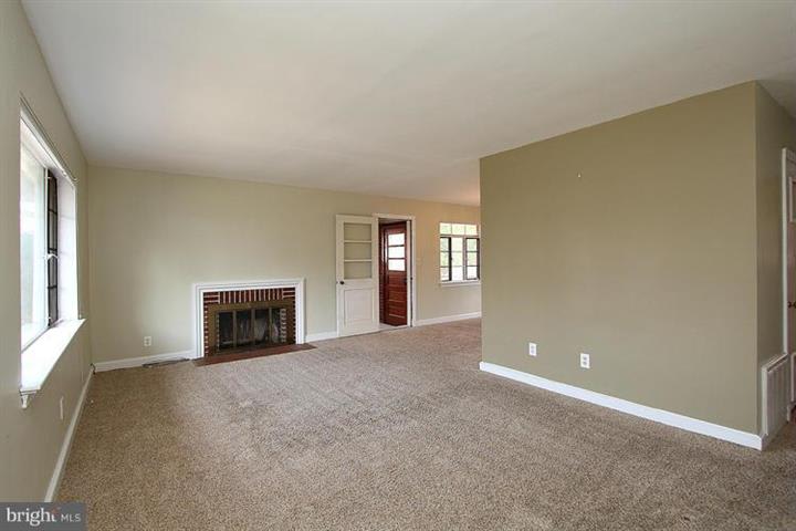 1885 Patrick Henry Dr