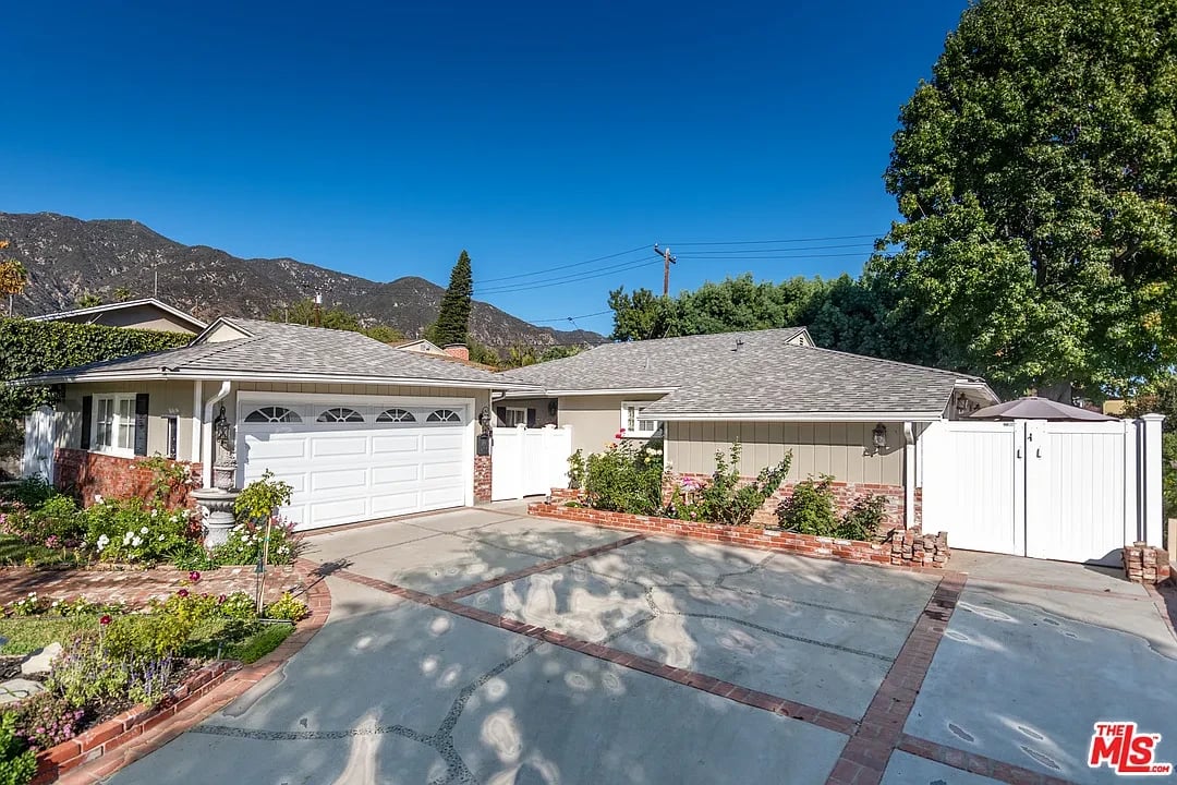 1120 HASTINGS RANCH Drive