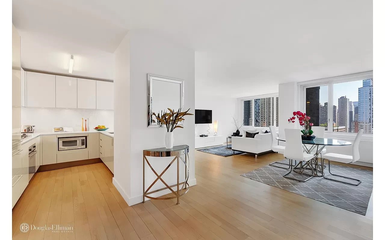 322 West 57th Street Unit: 34P1