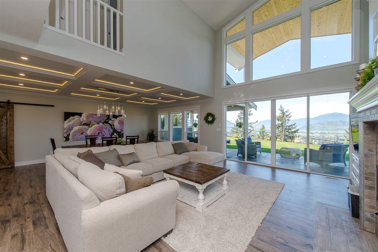 5483 Crimson Ridge