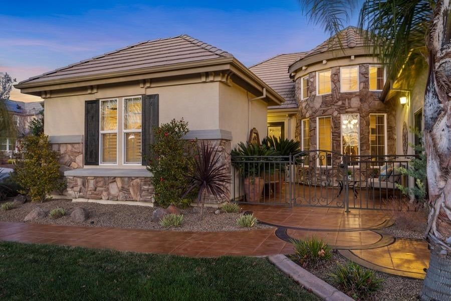 401 Shearwater Court