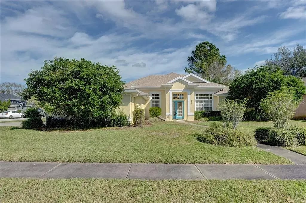 607 CRYSTAL CLEAR LN