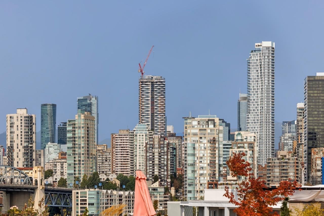 411-1630 W 1st Avenue, Vancouver