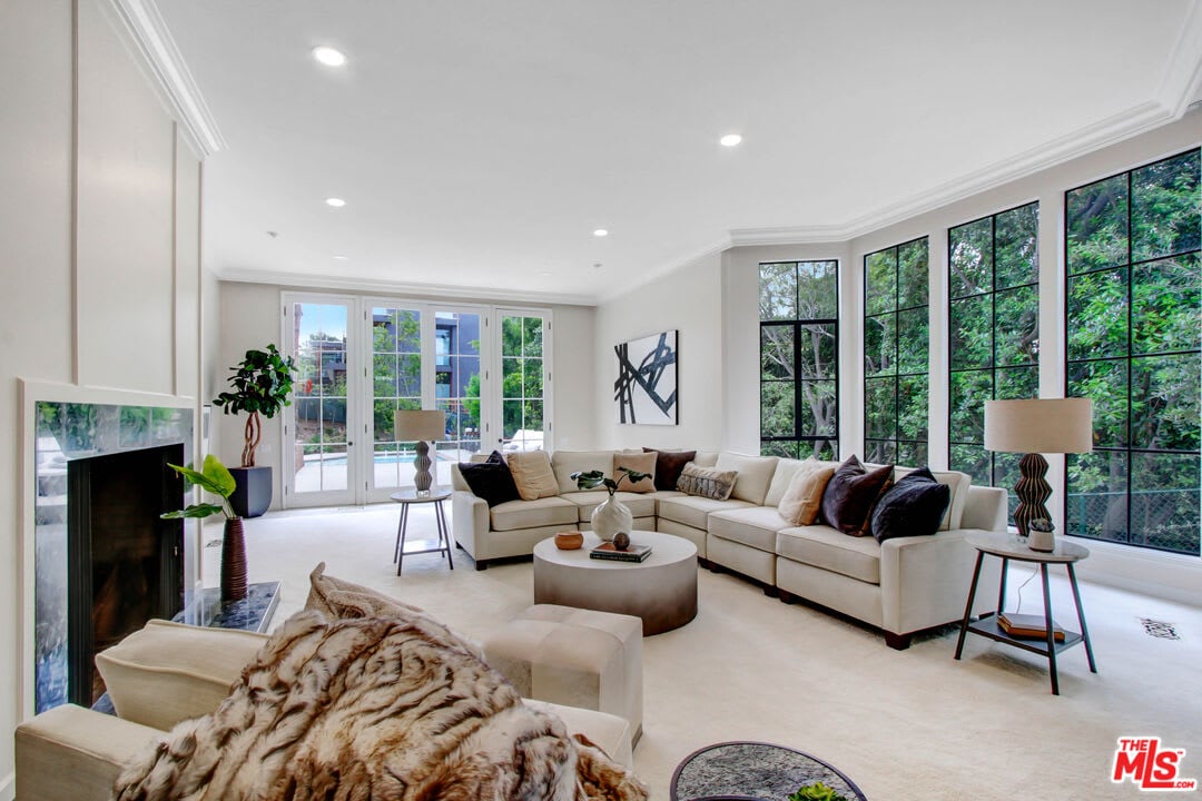 Summit Opulent