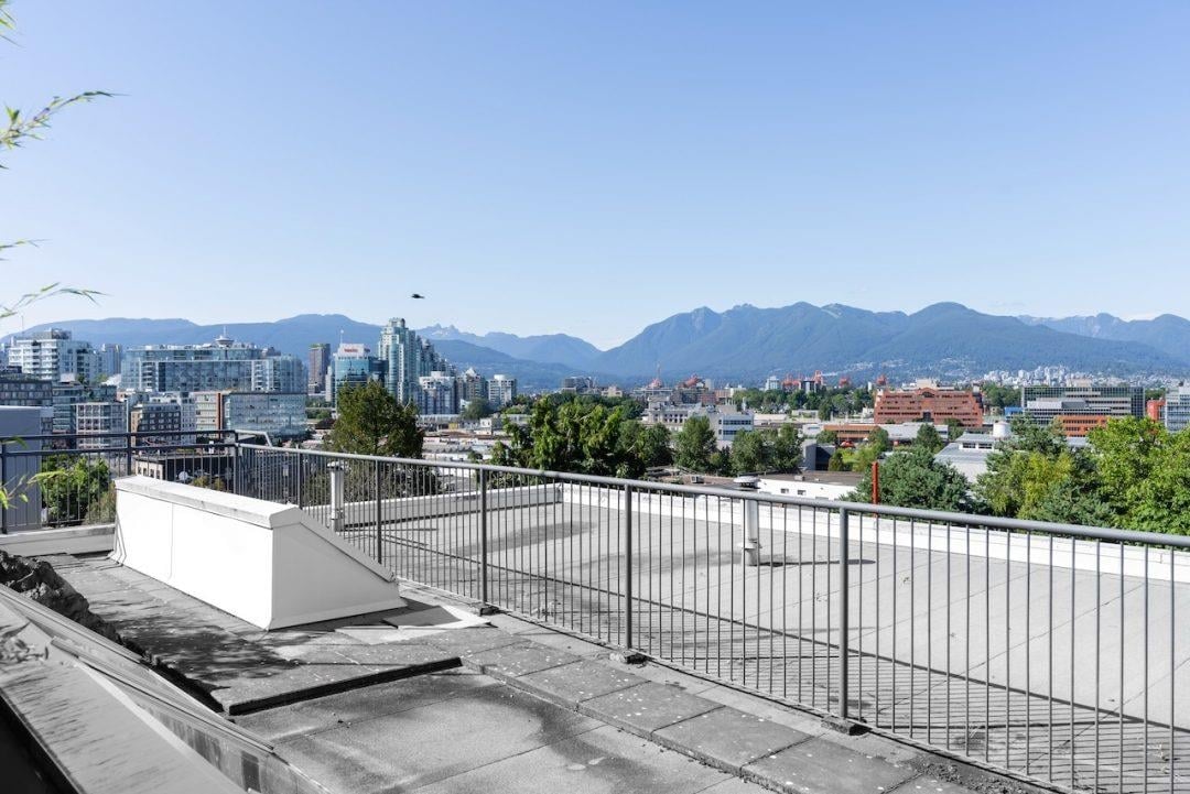 PH524-350 E 2nd Ave