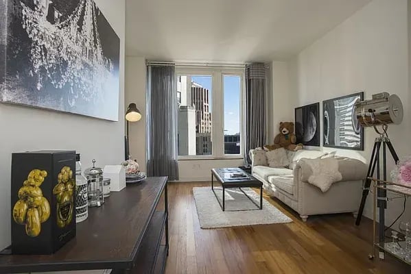 15 William Street Unit: 33G