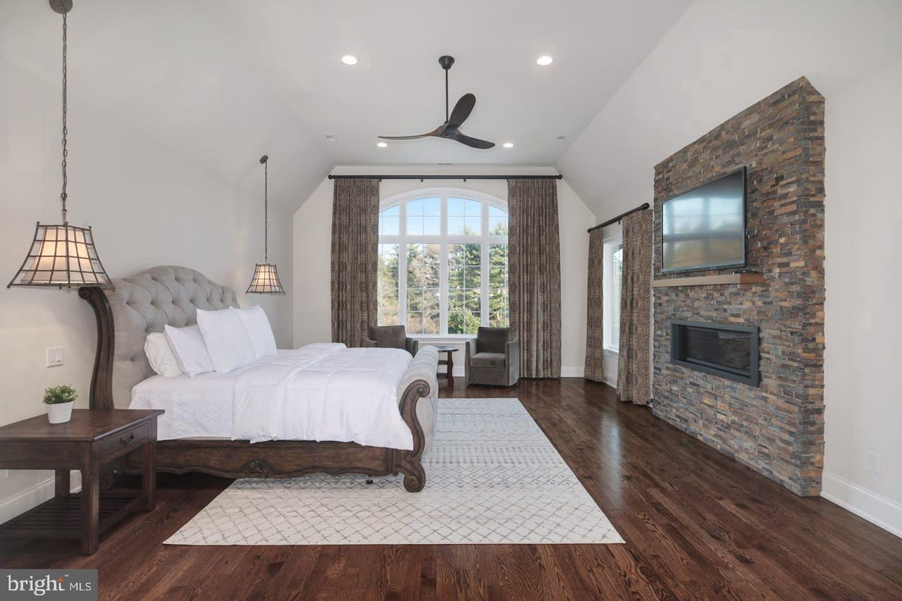 1309 Summer Hill Ln