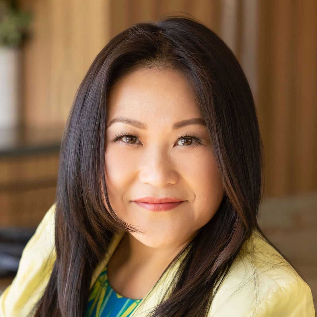 A portrait of Managing Broker associate Mary Pong.