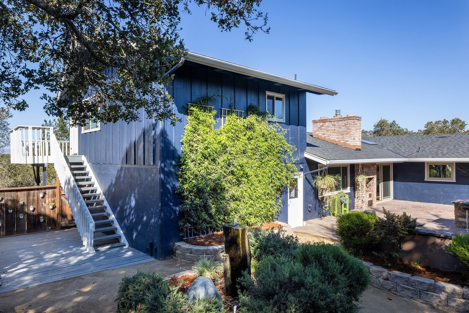 Sunny Outdoor Living - 23 Seca Place