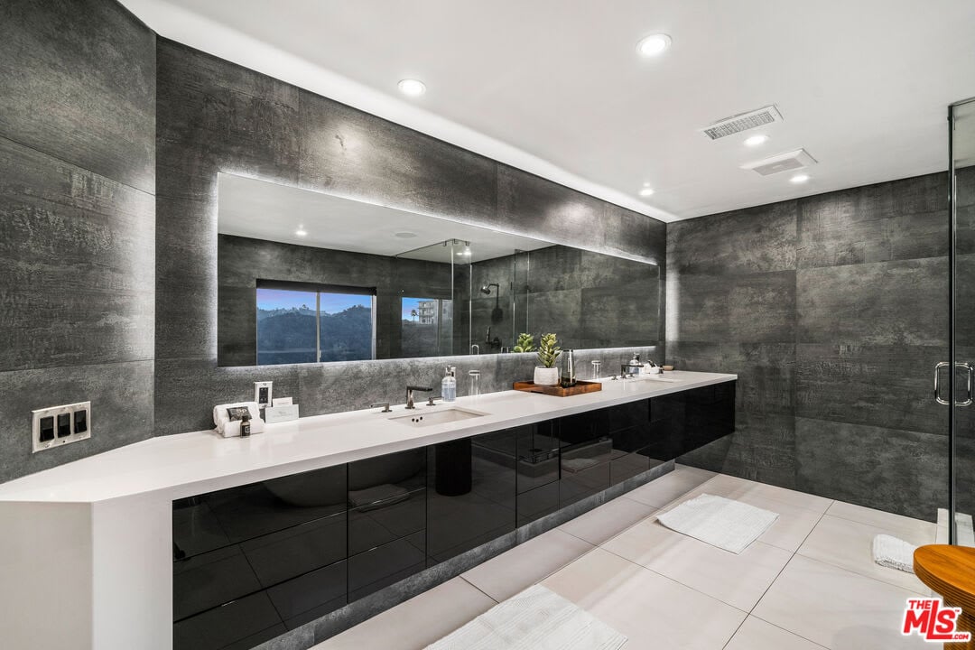 Estate Crown