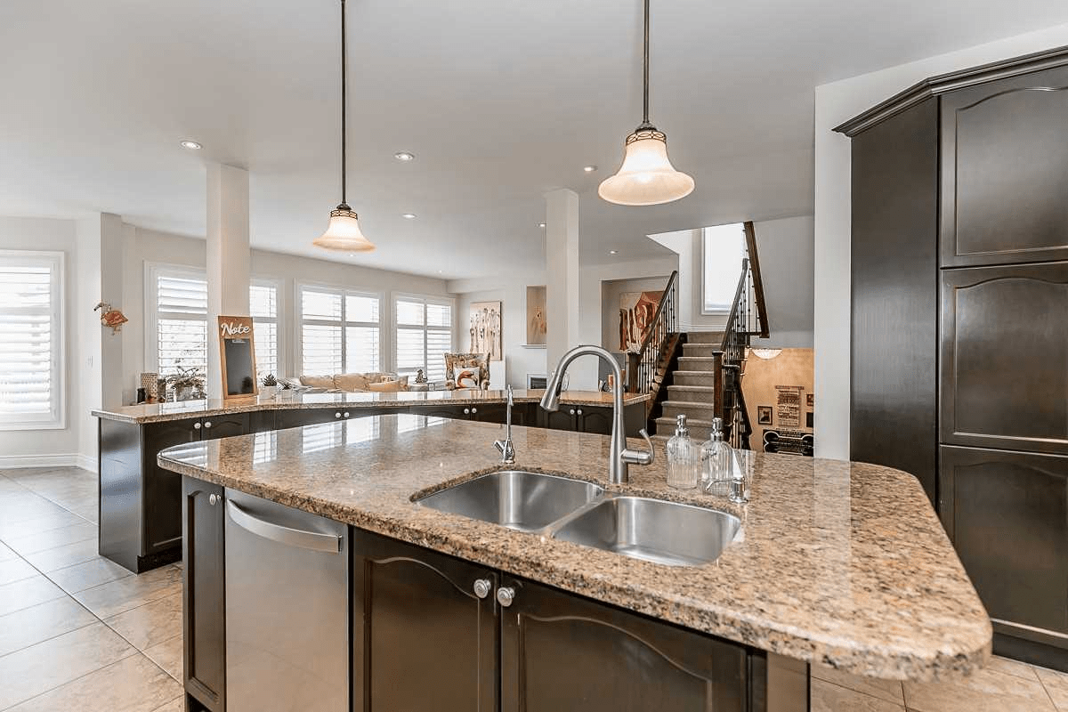 159 Ivy Jay Cres N