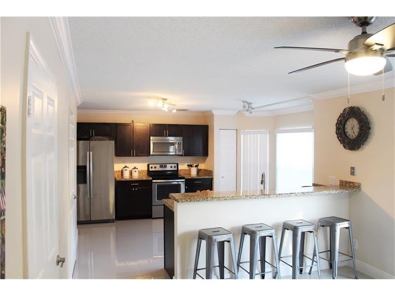 6169 NW 40th St